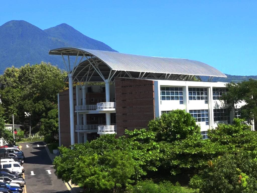 Campus de Escuela Especializada en Ingeniería (ITCA-FEPADE)