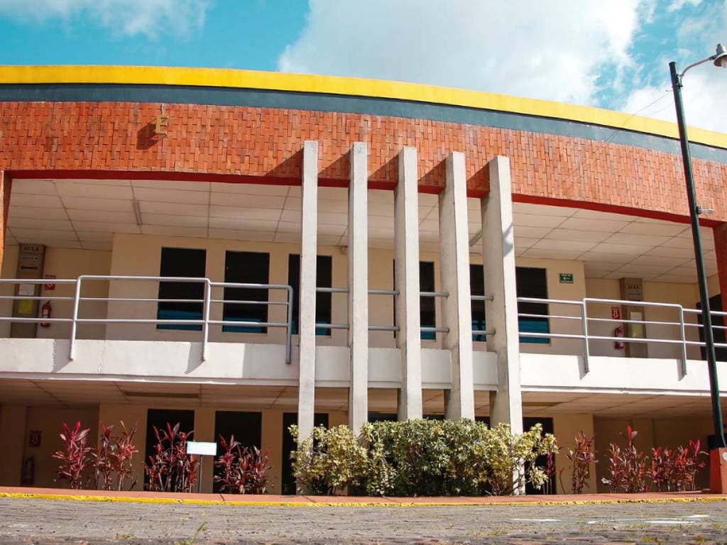 Campus de Universidad Politécnica de El Salvador (UPES)