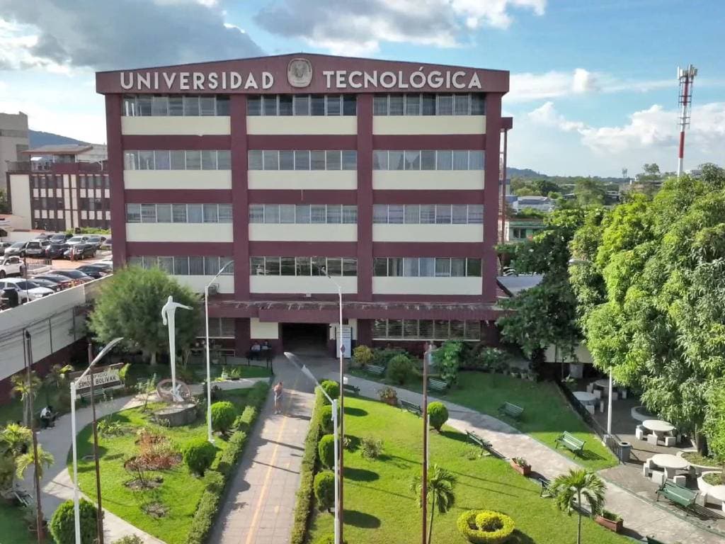 Campus de Universidad Tecnológica (UTEC)